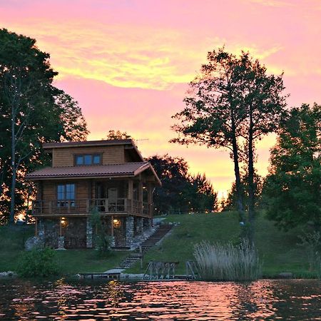Meku Sodyba Degučiai Exterior foto