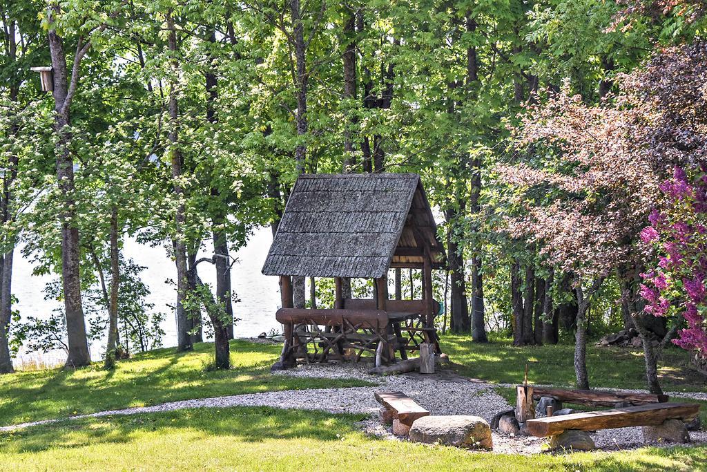 Meku Sodyba Degučiai Exterior foto